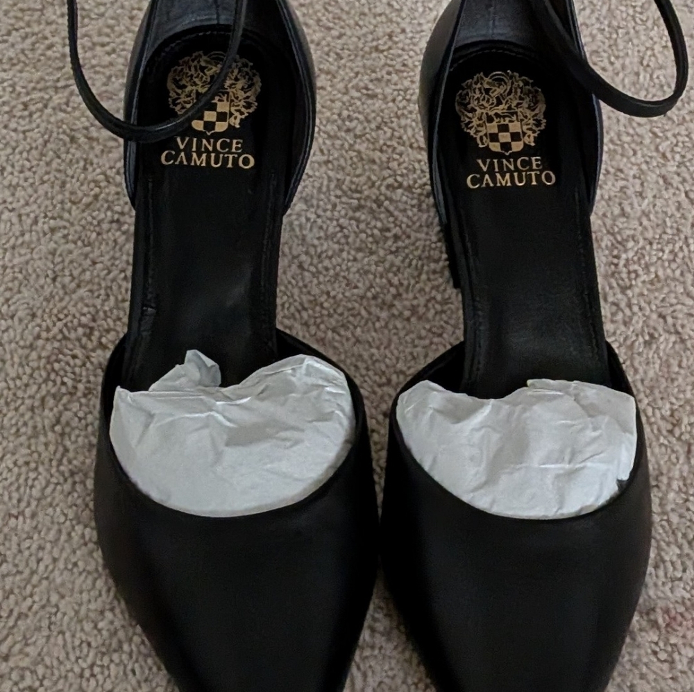 Vince Camuto Sorenn Black Ankle-Strap Pumps. 10M New With Box